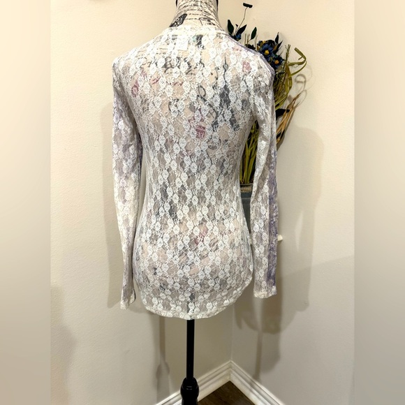 Weavevers Blue and White Fitted Long Sleeve Sheer Blouse size Small - Picture 4 of 7